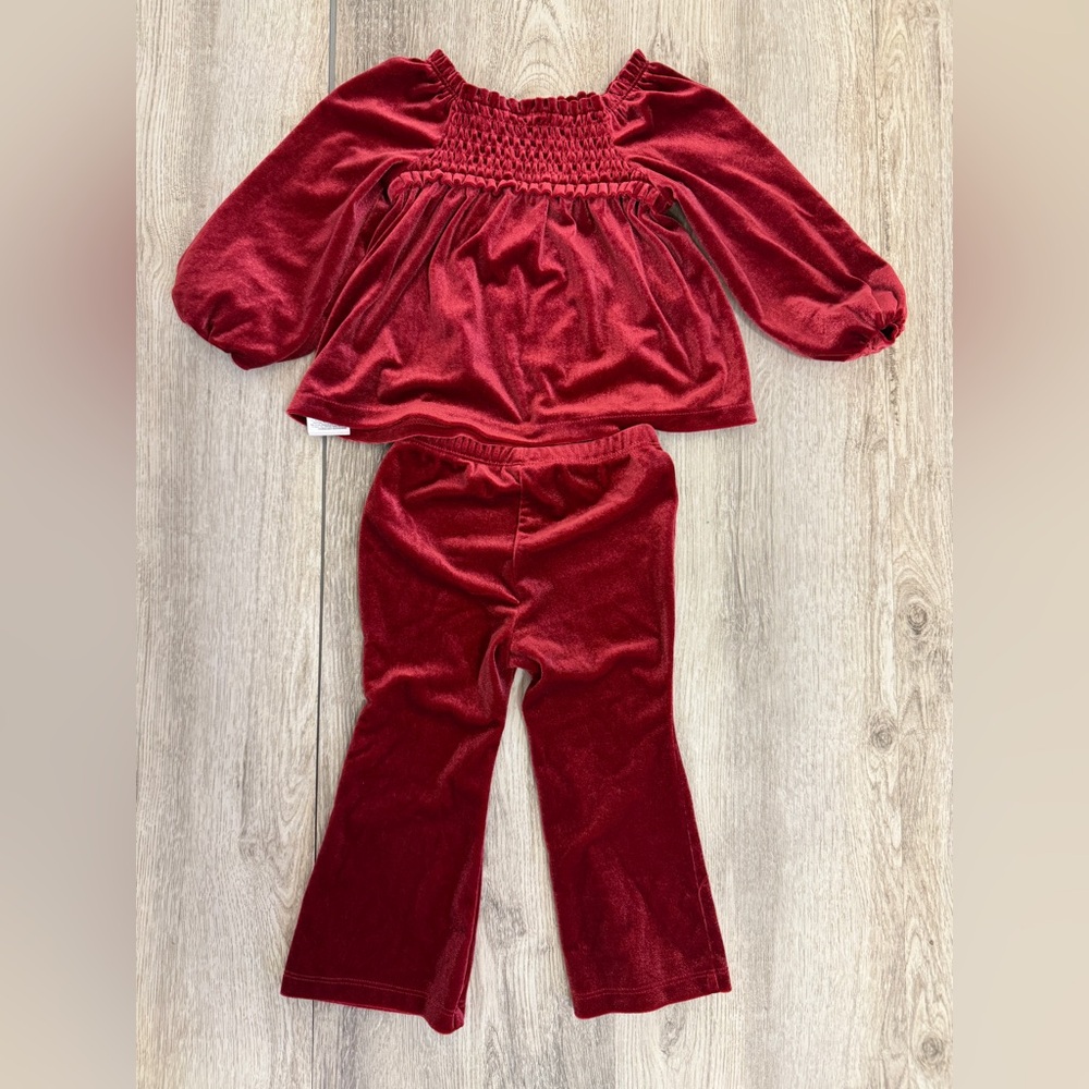 GAP Kids Red Velvet Matching Set - Picture 7 of 7